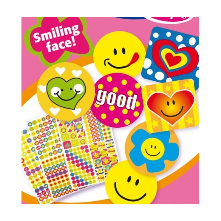 Kleebisteraamat naerunäod