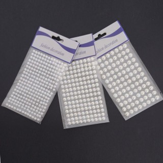 Poolpärlid kleebisega kreem 6mm